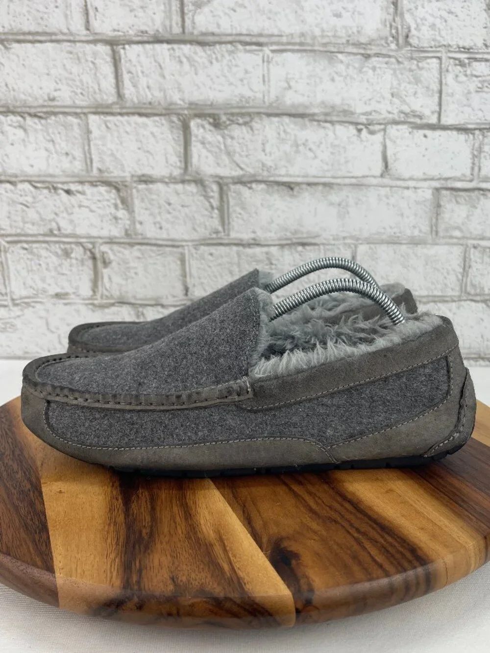 UGG Ascot 3233 Mens 10 Gray Wool Moccasin Slip On Loafer Slippers 1103890